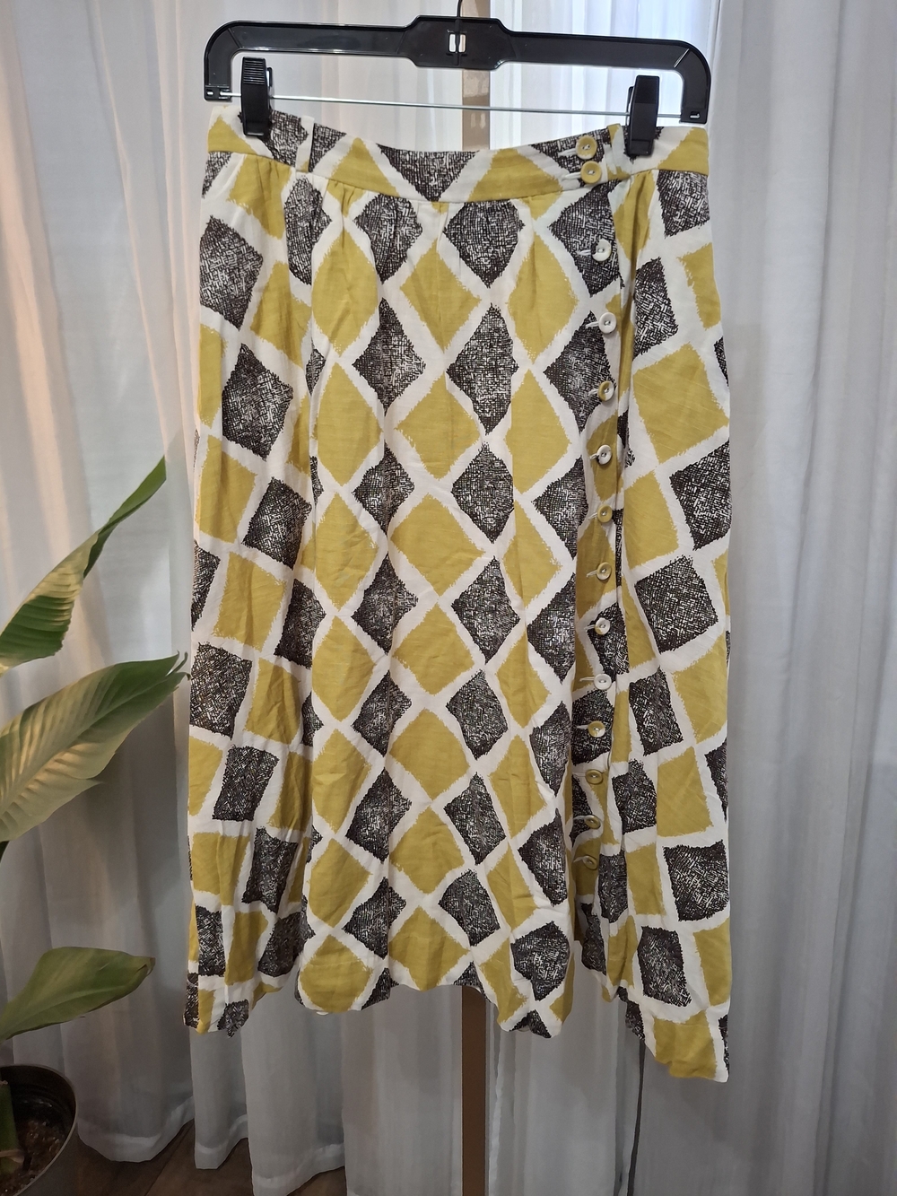 Women's Yellow and Black Diamond Print Button-Front Skirt